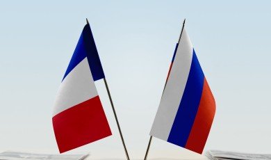 Russia and France: A Complex Relationship Marked by Cooperation and Tension