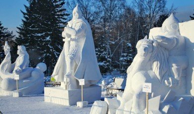 Masters of ice sculptures will recreate the characters of Russian fairy tales at the festival of snow figures in Kurgan